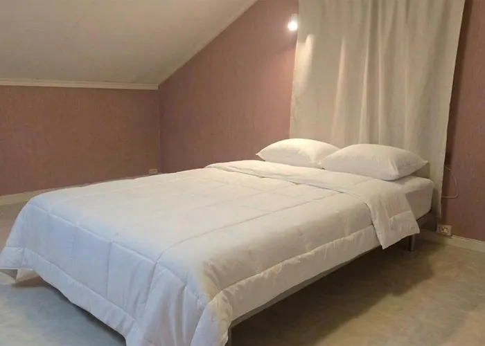Grandma Guest House, Near Ski, Biking, River Summer Camp Vila